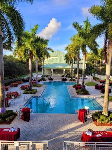 Doral Apartment | Doral Pool 310 by WaveProperties