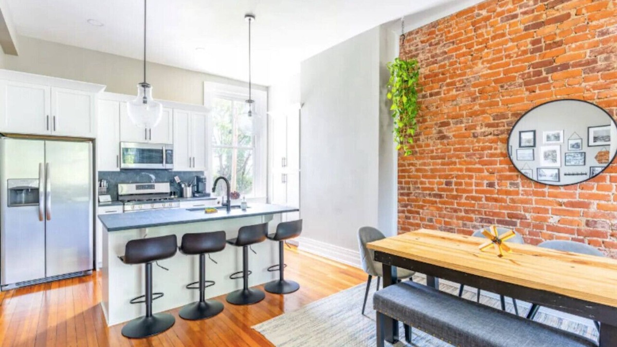 Court House Hill House | Dorchester- 2 King beds in downtown Lynchburg!