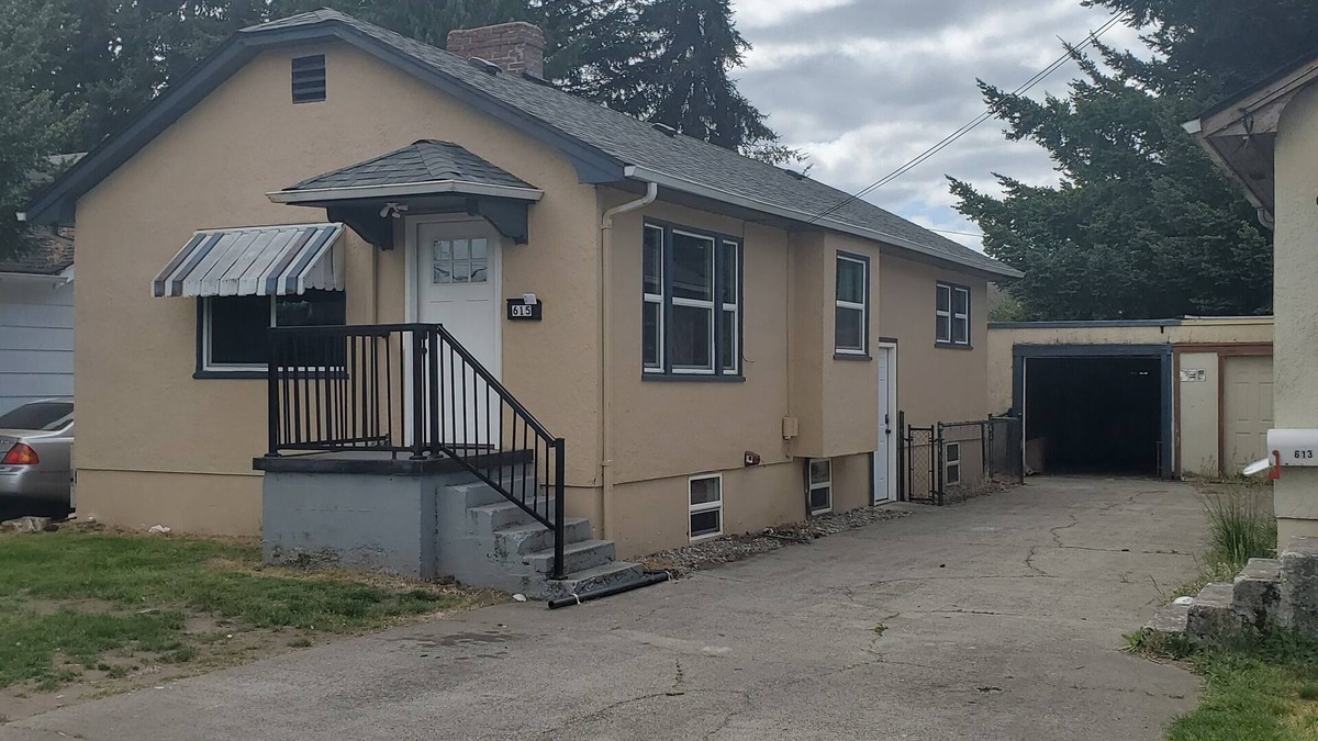 Centralia House | DORM STYLE HOUSING