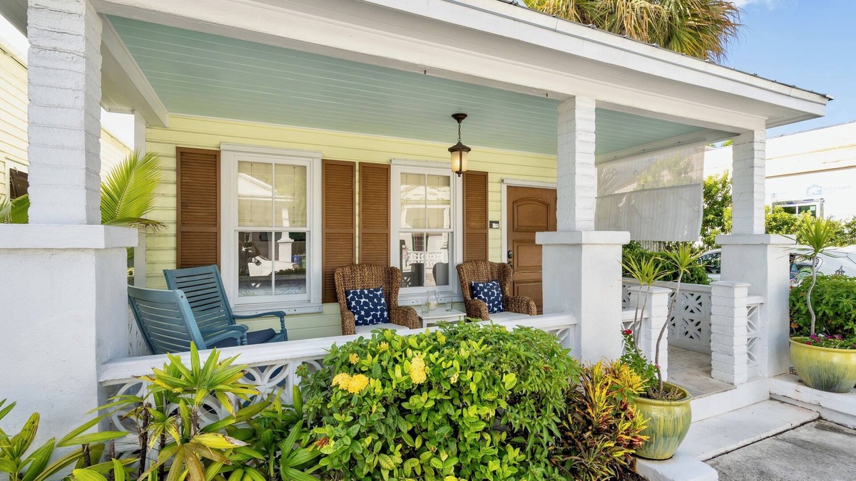 Uptown - Upper Duval House | *DOS CASITAS @ DUVAL* Old Town Cottage & Private Pool + LAST KEY SERVICES