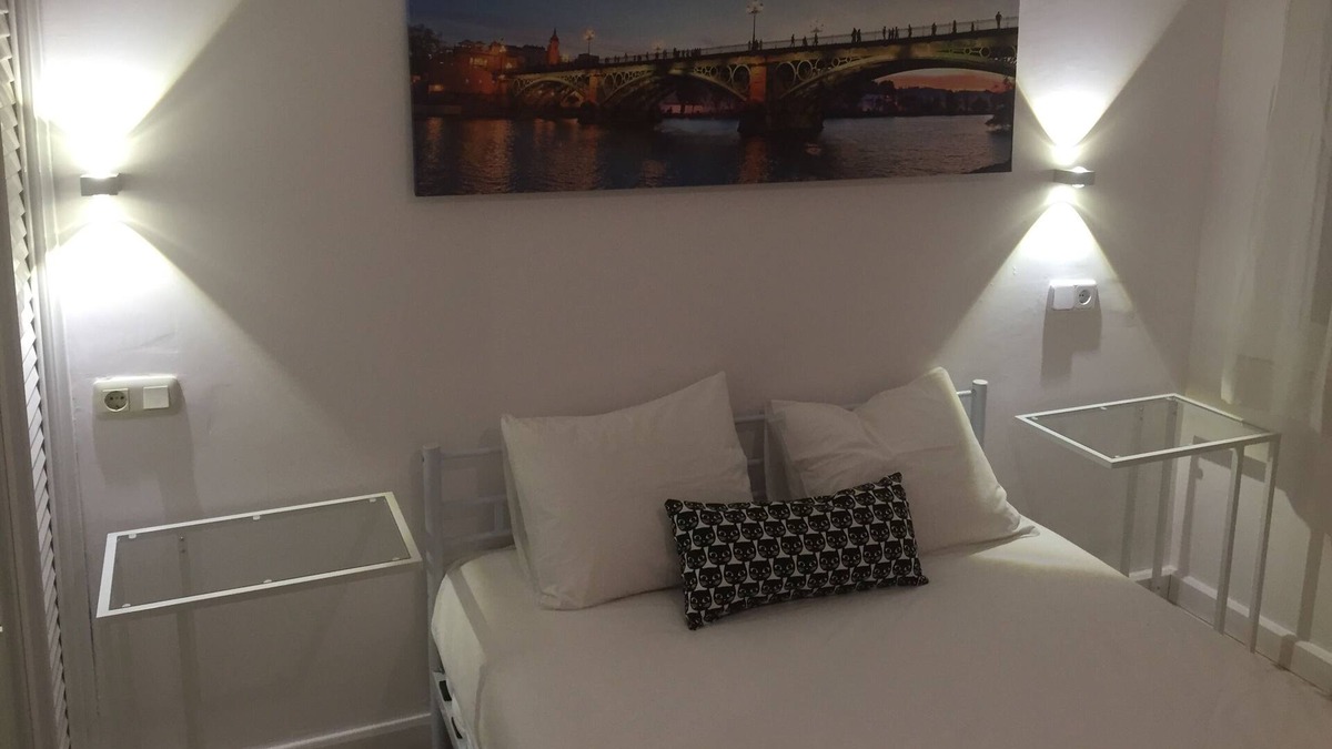 Valencina de la Concepcion Apartment | Double room with bathroom 5. In 2 bedroom apartment
