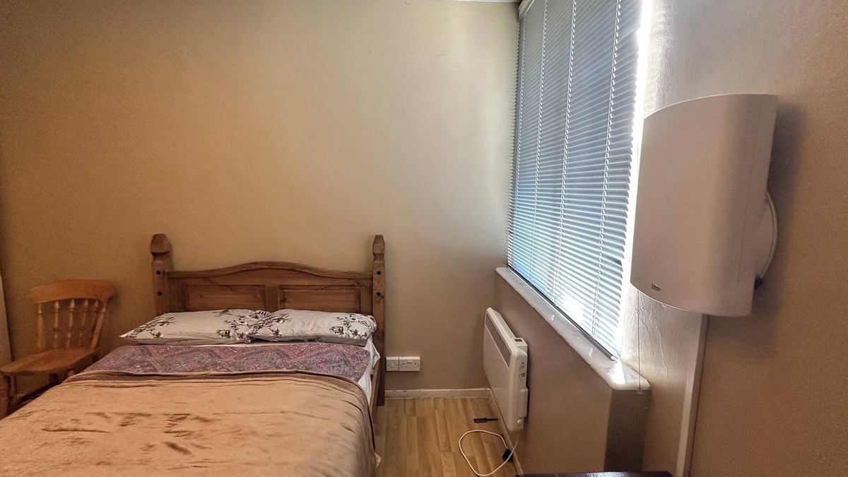 Regent's Park Bed & Breakfast | Double bedroom in Euston