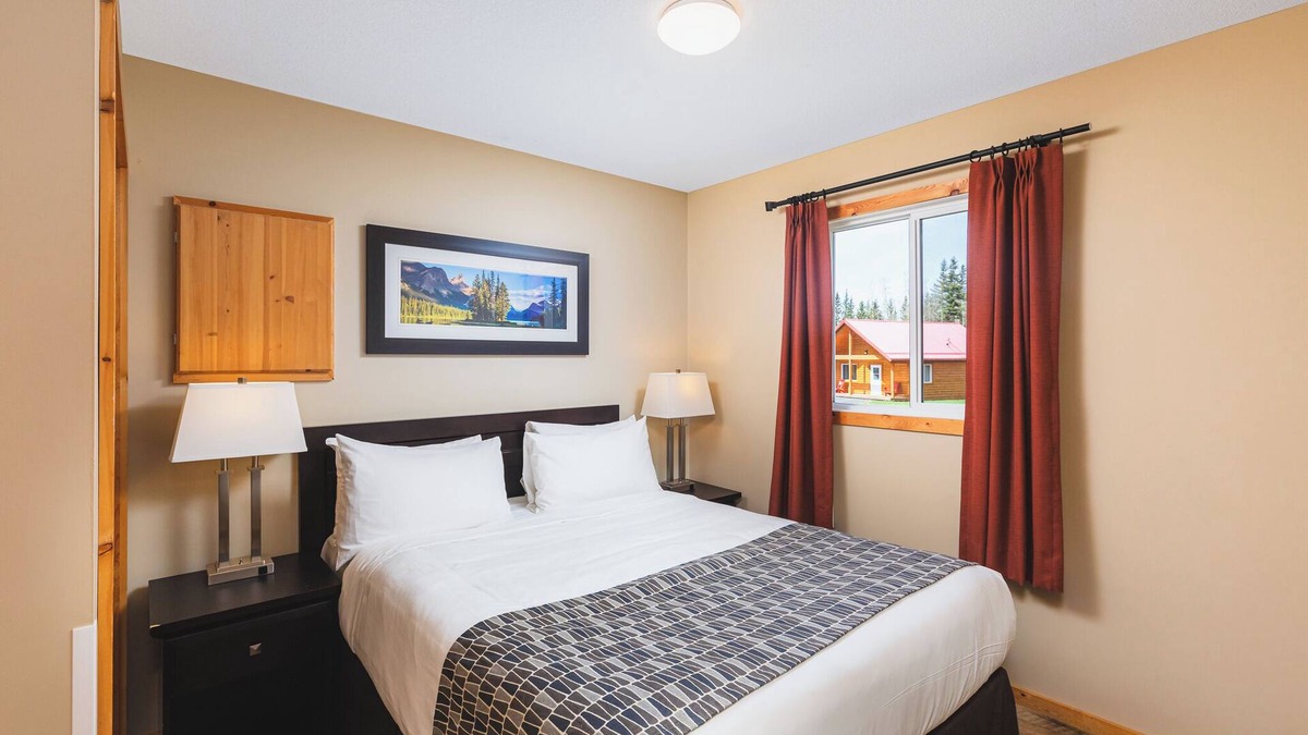 Jasper East Cabin | Double Bedroom Unit in the Mountain