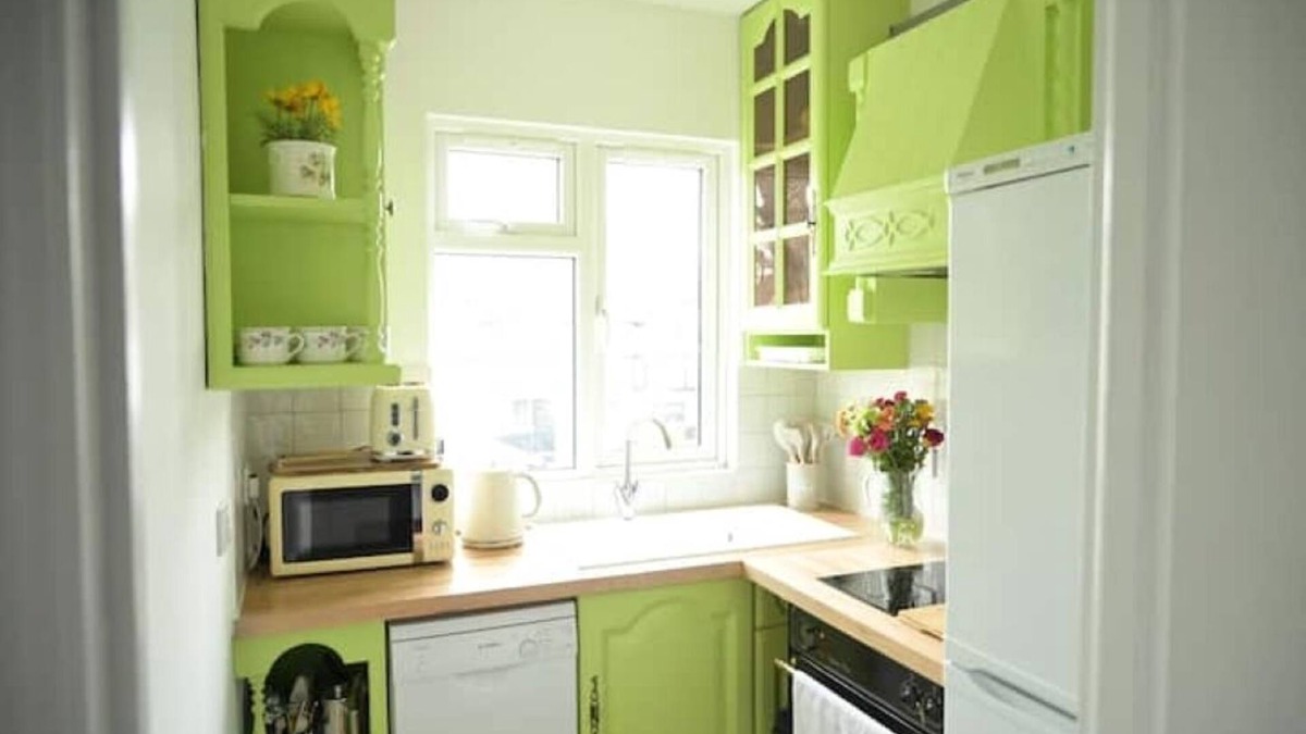 Valley Apartment | Double Bedroom With Own Bathroom and Kitchen