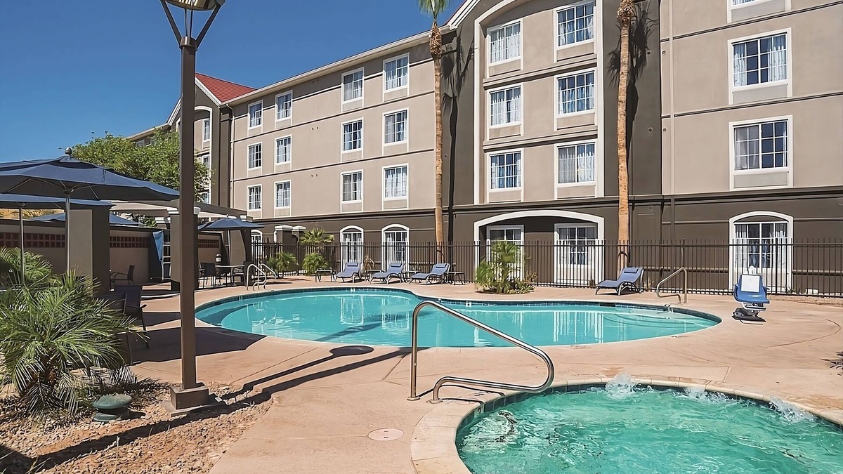 Chandler Hotel | Double Beds Room, La Quinta Inn Phoenix Chandler, Free Breakfast
