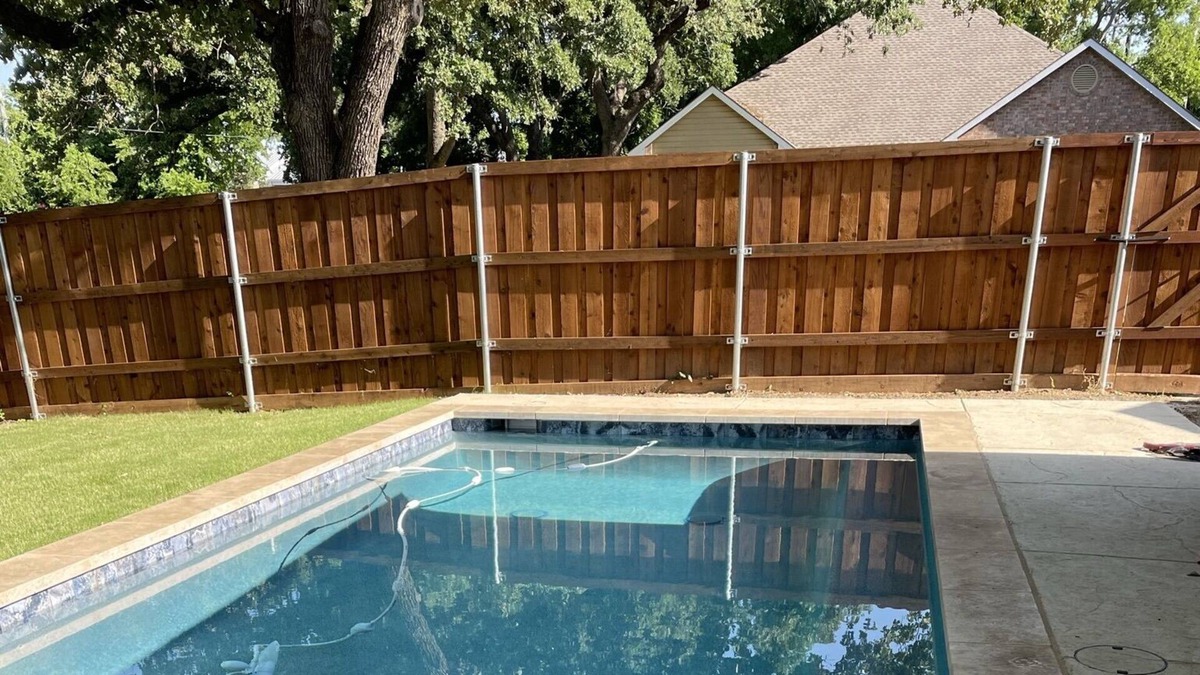 Lake Dallas House | Double corner lot getaway close to Lewisville Lake and 35E