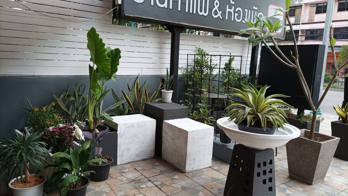 Ban Chang Lo Hotel | Double D Rooms & Cafe