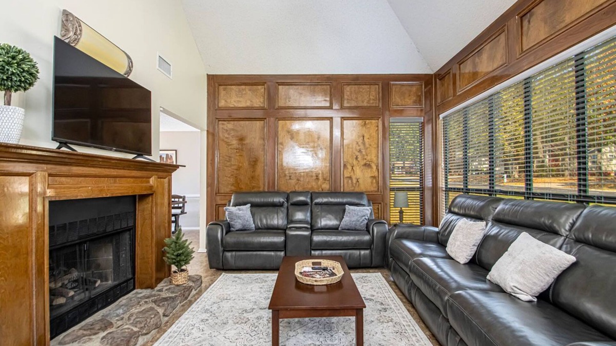 Sherwood House | Double Diamond Rentals – Perfect Family Home
