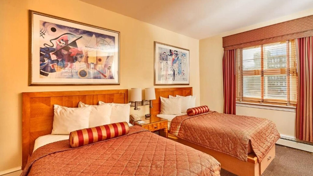 Gayborhood Hotel | Double Full Comfort, The Alexander Inn, Charming Philly Streets