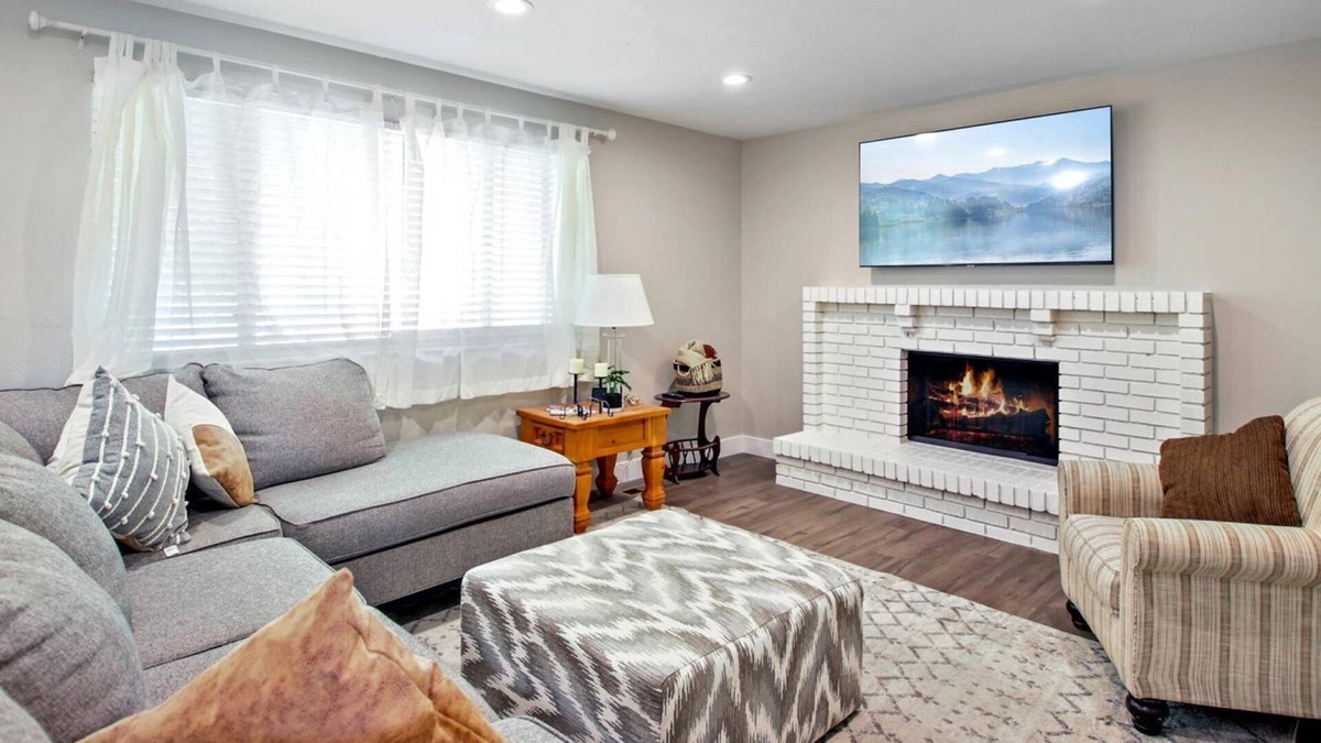 Sandy House | "Double Lodge" has 2 kitchens, Free Ski Rental, game room, sleeps 13, perfect for families or groups