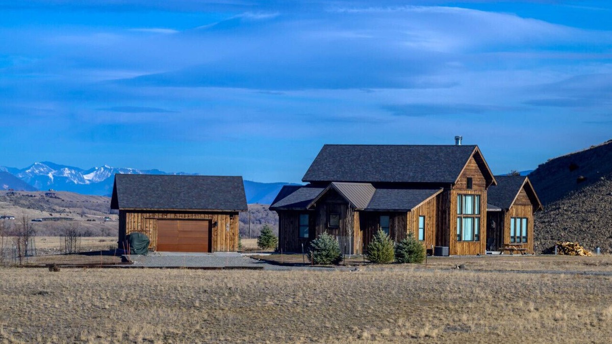 Pray House | Double MM Ranch · 2 Bedrooms Plus a Spacious Sleeping Loft (Sleeps 8)