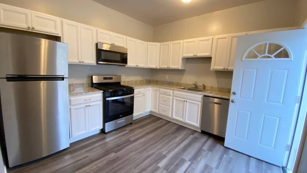 Oneonta Apartment | Double Play Apt 2 - All Star Baseball Rentals