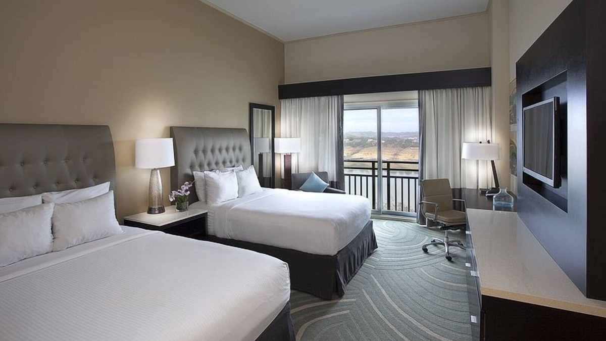 Lakeway Hotel | Double Queen Lakeview at Lakeway Resort & Spa, Outdoor Pool!