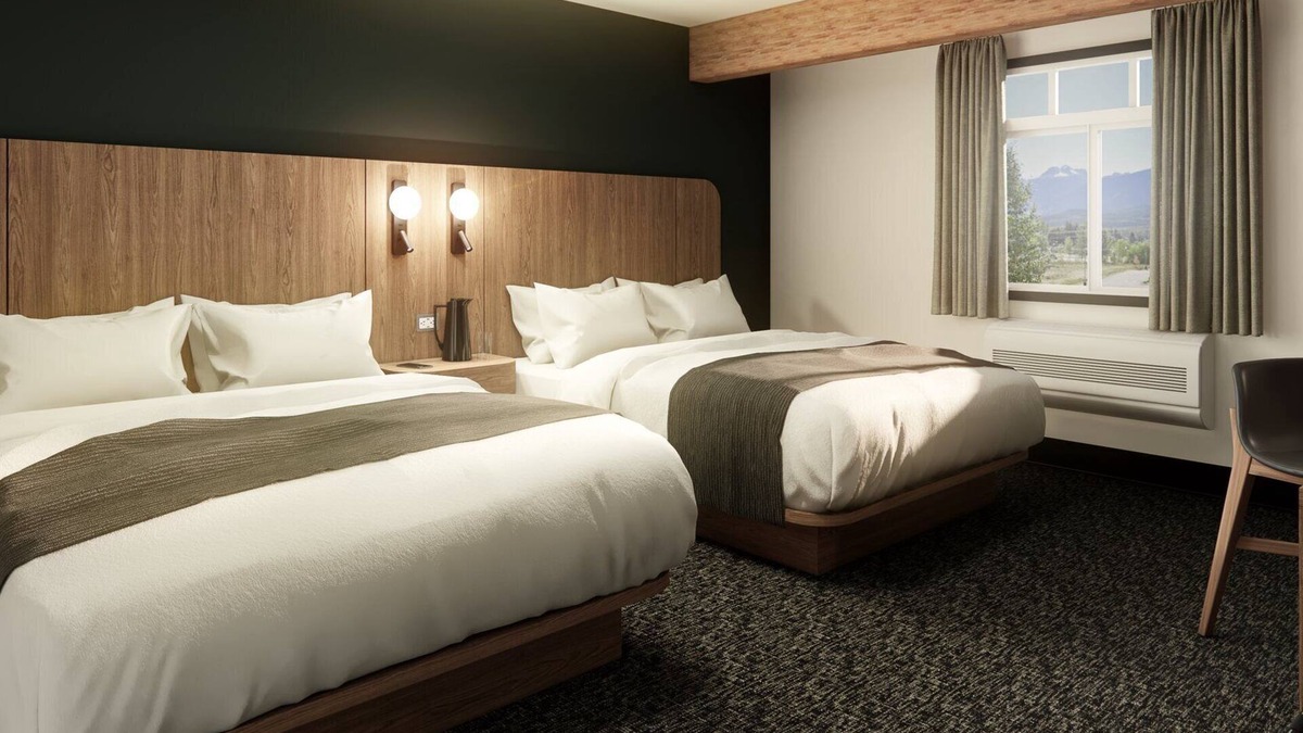 Revelstoke Hotel | Double Queen Suite Pet Friendly