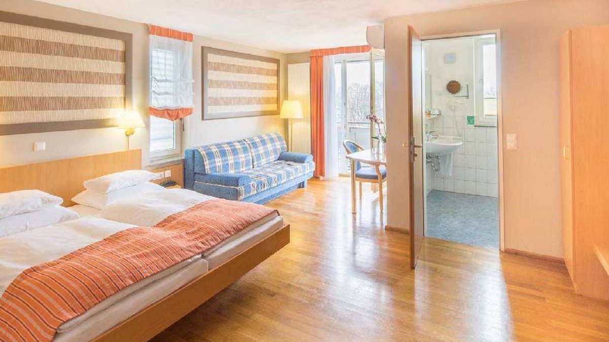 Zahringen Hotel | Double room with WC and shower /bath - Hotel Classic