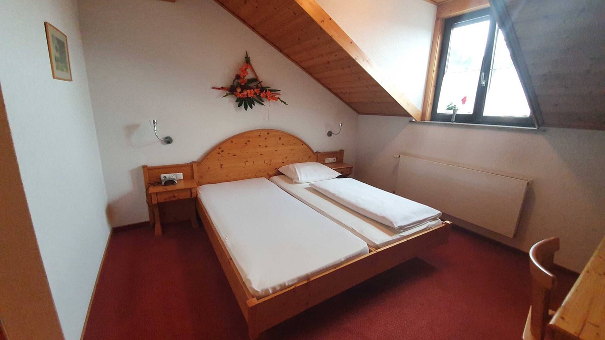 Niedernhausen House | Double room - 13 - Landgasthof Brunnenwirt Zum Meenzer