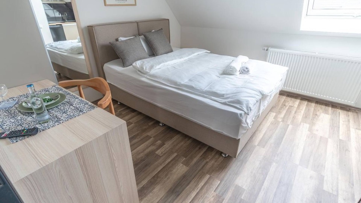 Willroth Apartment | Double room (2) - Colakation GmbH