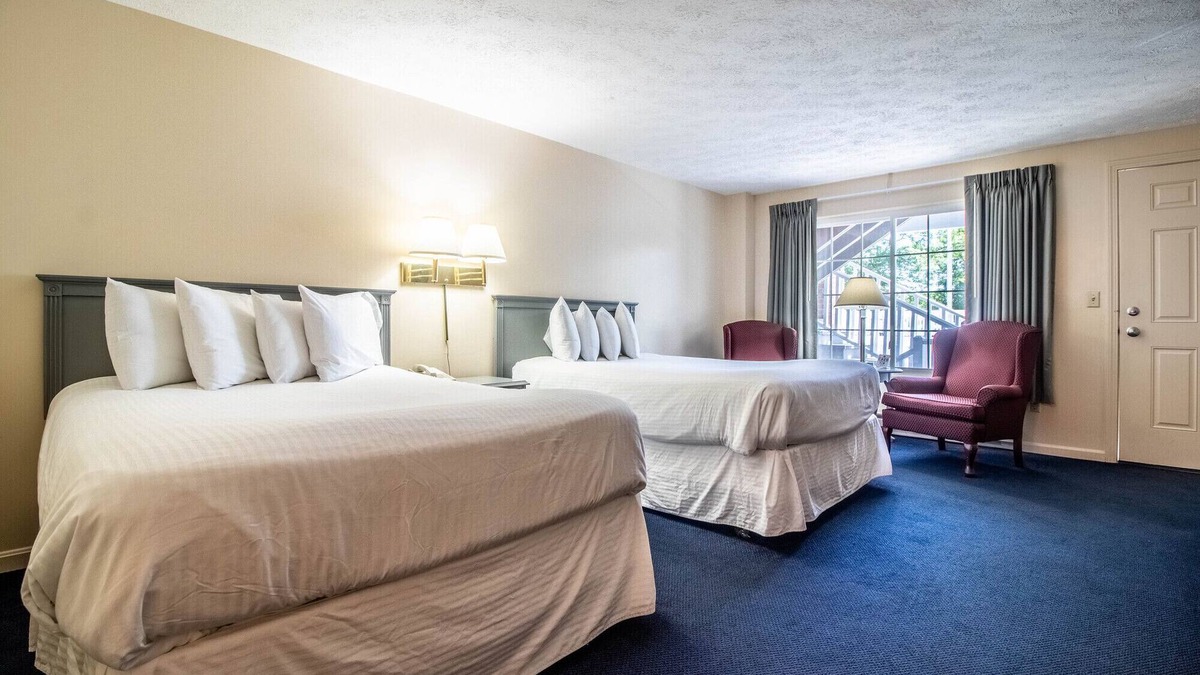 Ogunquit Cabin | Double room - 2 double beds