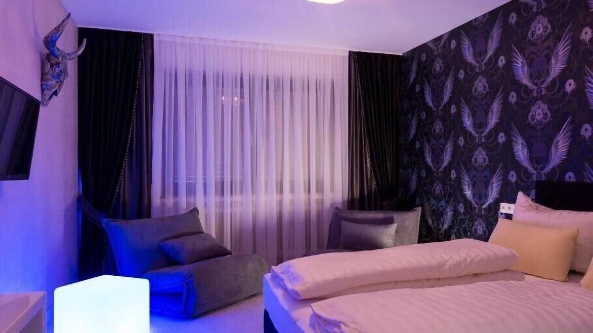 Ailingen Apartment | Double room, 20 sqm with private bathroom, max. 2 persons