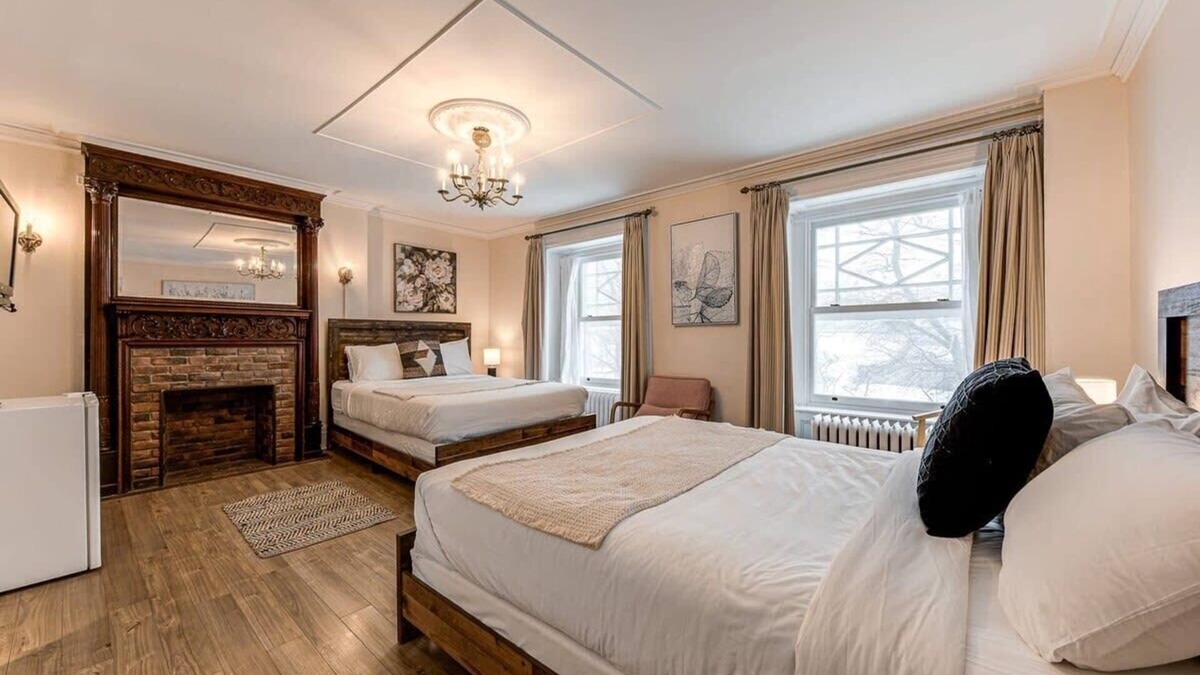 Vieux-Quebec-Cap-Blanc-colline Parlementaire Hotel | Double Room #5 Summar