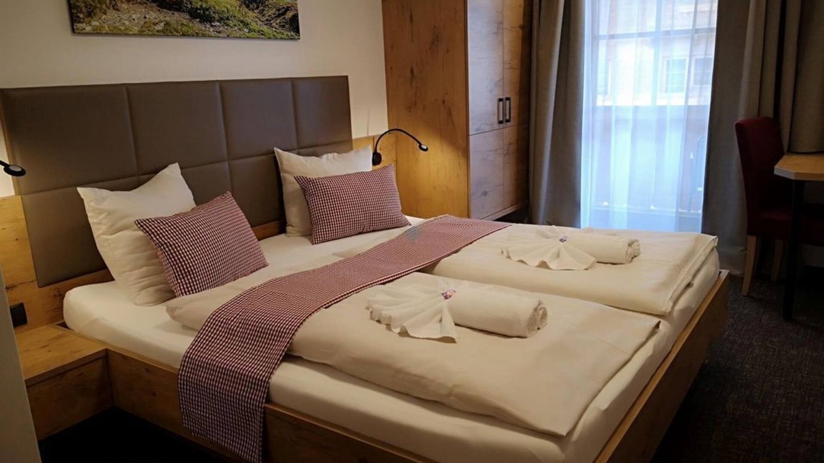Aschau bei Kirchberg House | Double Room Mountain View with Balcony - Hotel Aschauer Hof