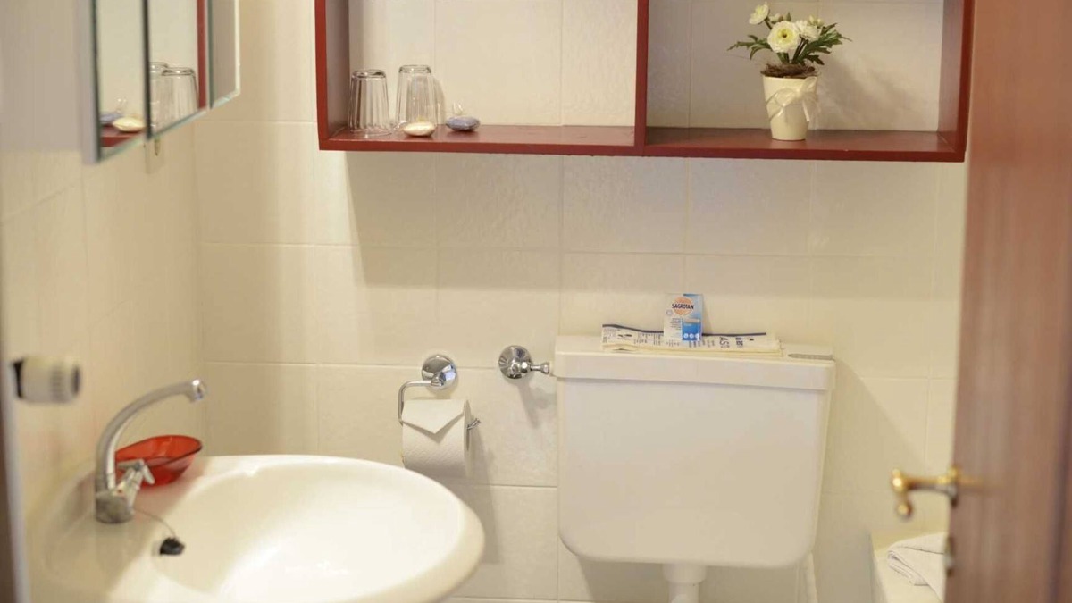 Jungholz House | Double room/B & B Enzian with south-facing balcony - Landhaus Windrose