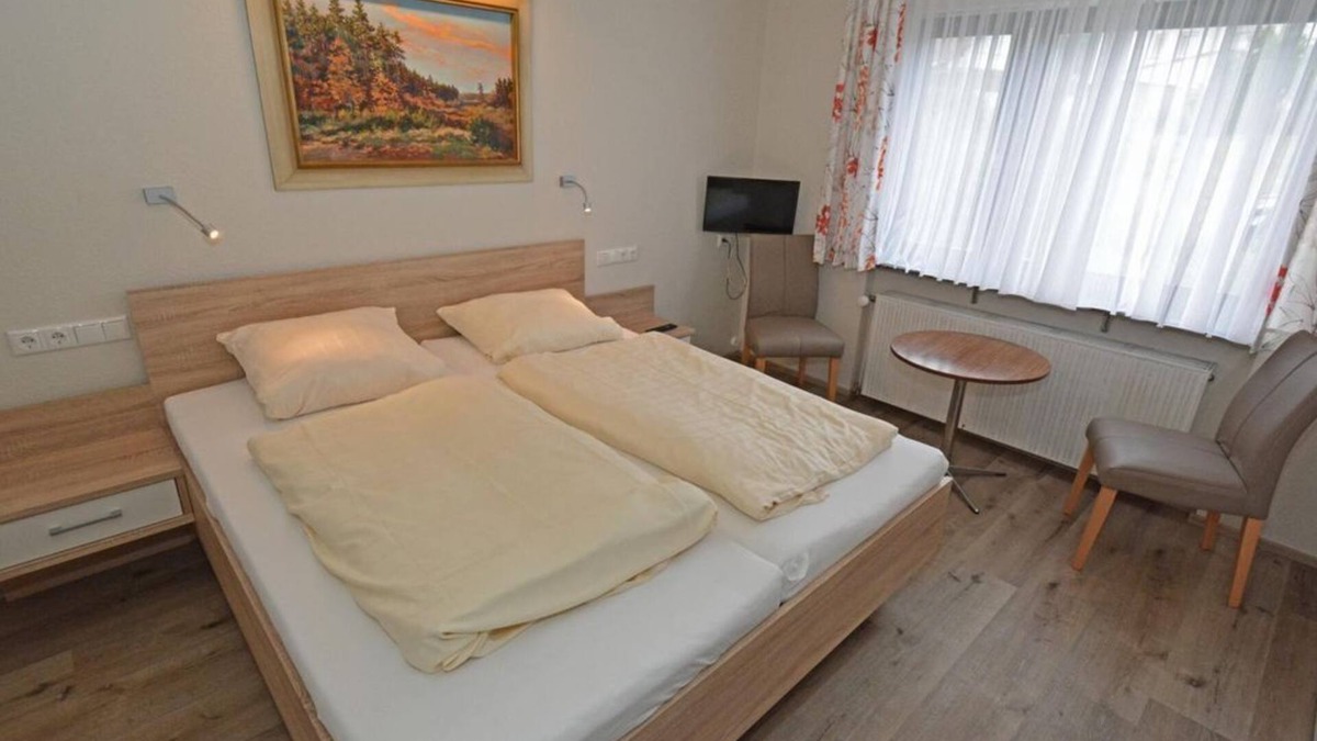 Waldbockelheim House | Double room B, shower/WC, 1 bedroom - Weinhaus Hehner-Kiltz