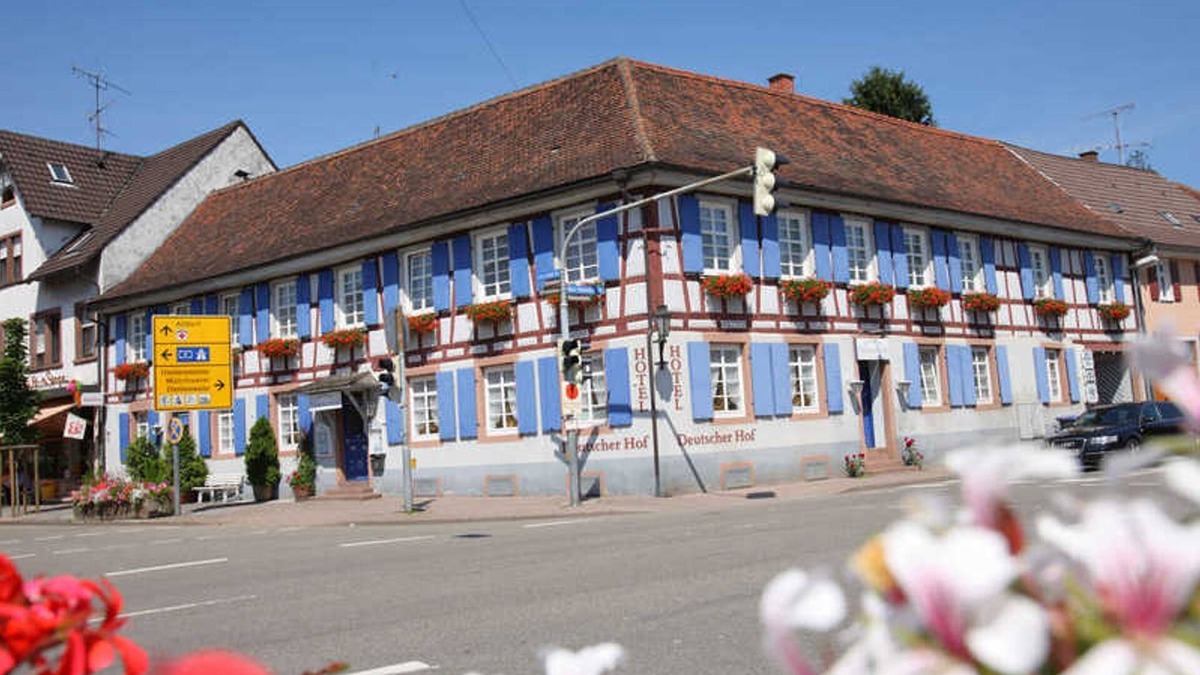 Ettenheim Cottage | Double room B with shower and toilet - Hotel Deutscher Hof