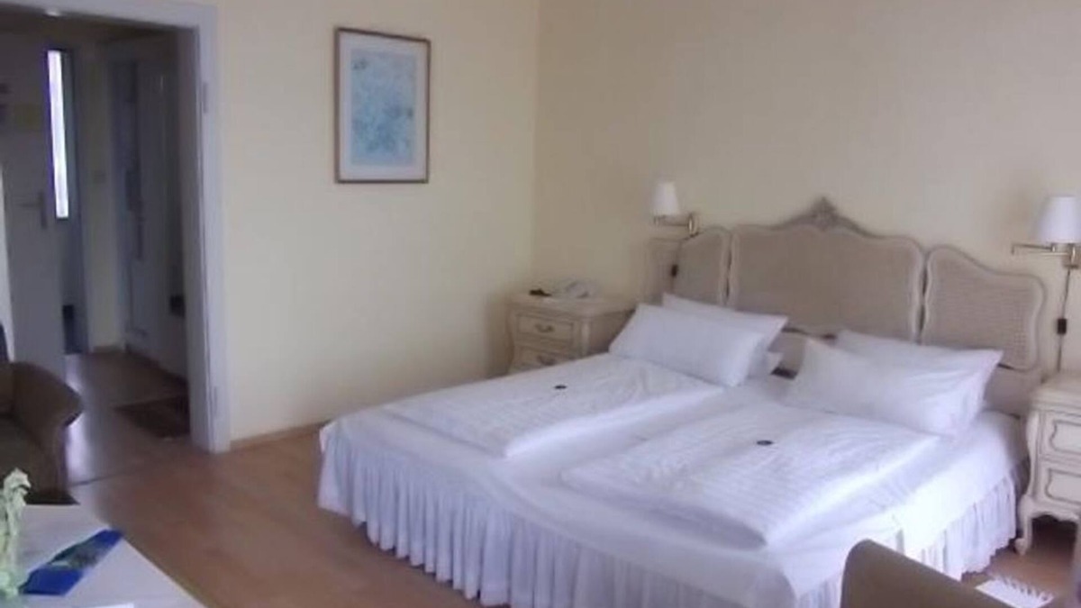 Bad Breisig House | Double room bath or shower/WC - Hotel Rhein-Residenz