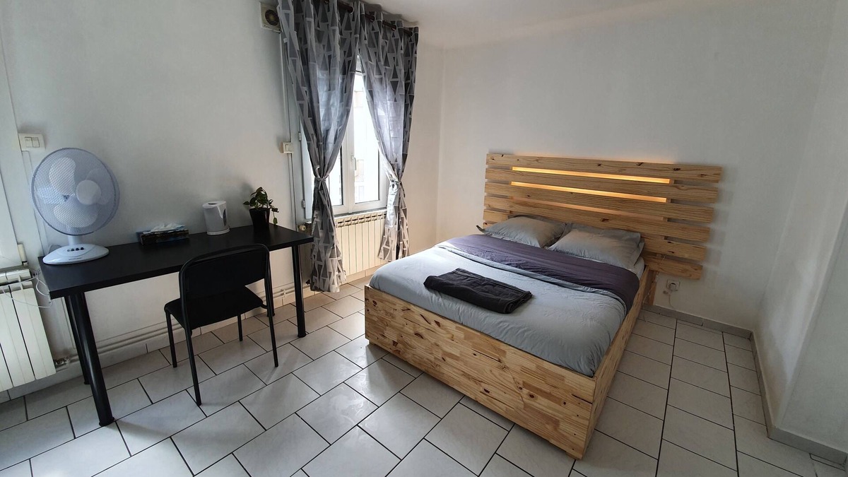 Vandoeuvre-les-Nancy House | Double room with private bathroom