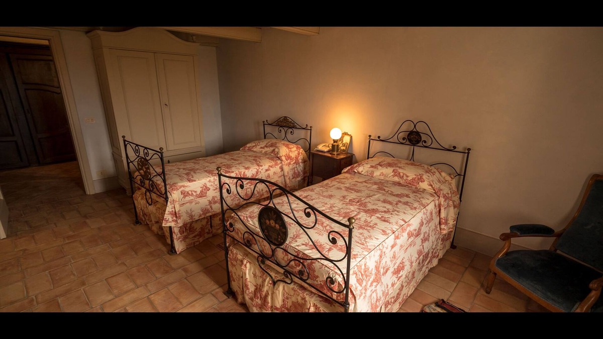 Madonna dell'Olmo Apartment | Double room in luxury villa