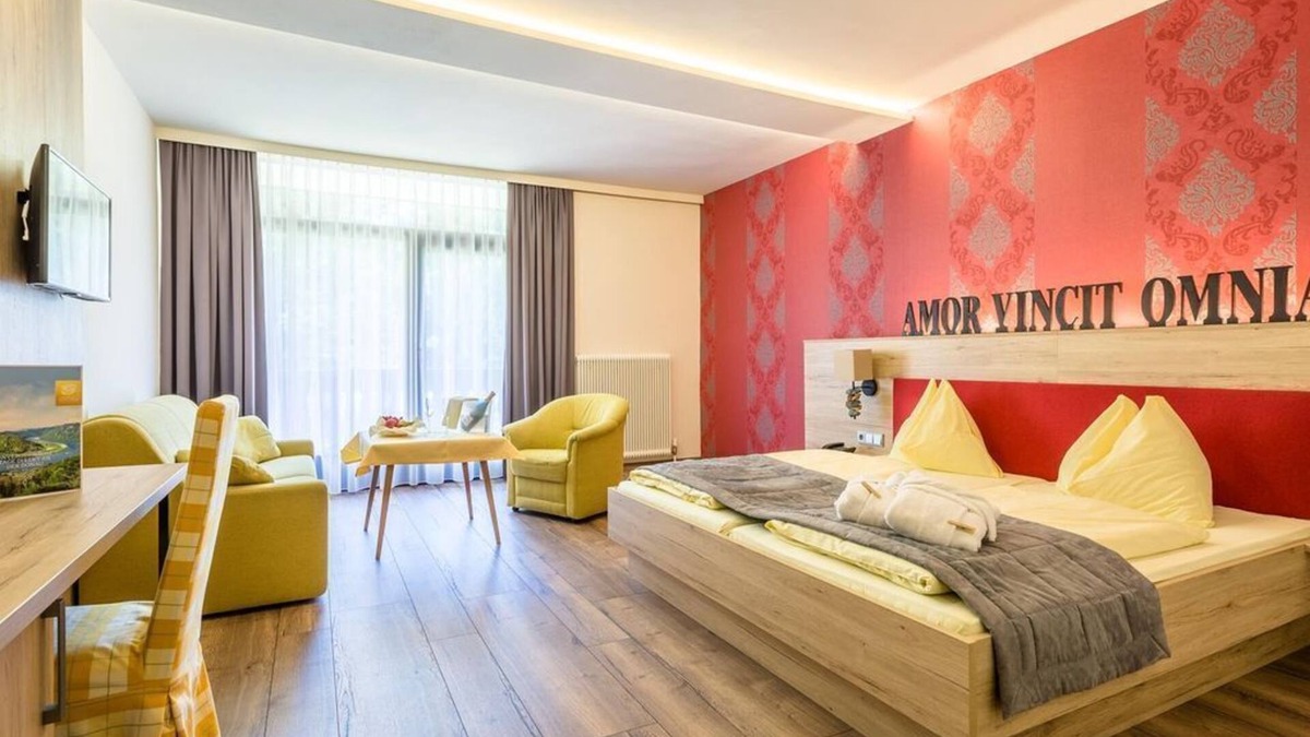 Haibach ob der Donau House | Double room Limes, bath, WC - Riverresort Donauschlinge