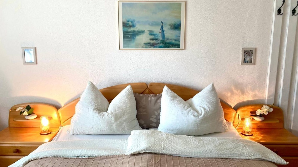 Aurach am Hongar Apartment | Double room no. 3 with shower WC - oasis of peace in nature close to Lake Attersee