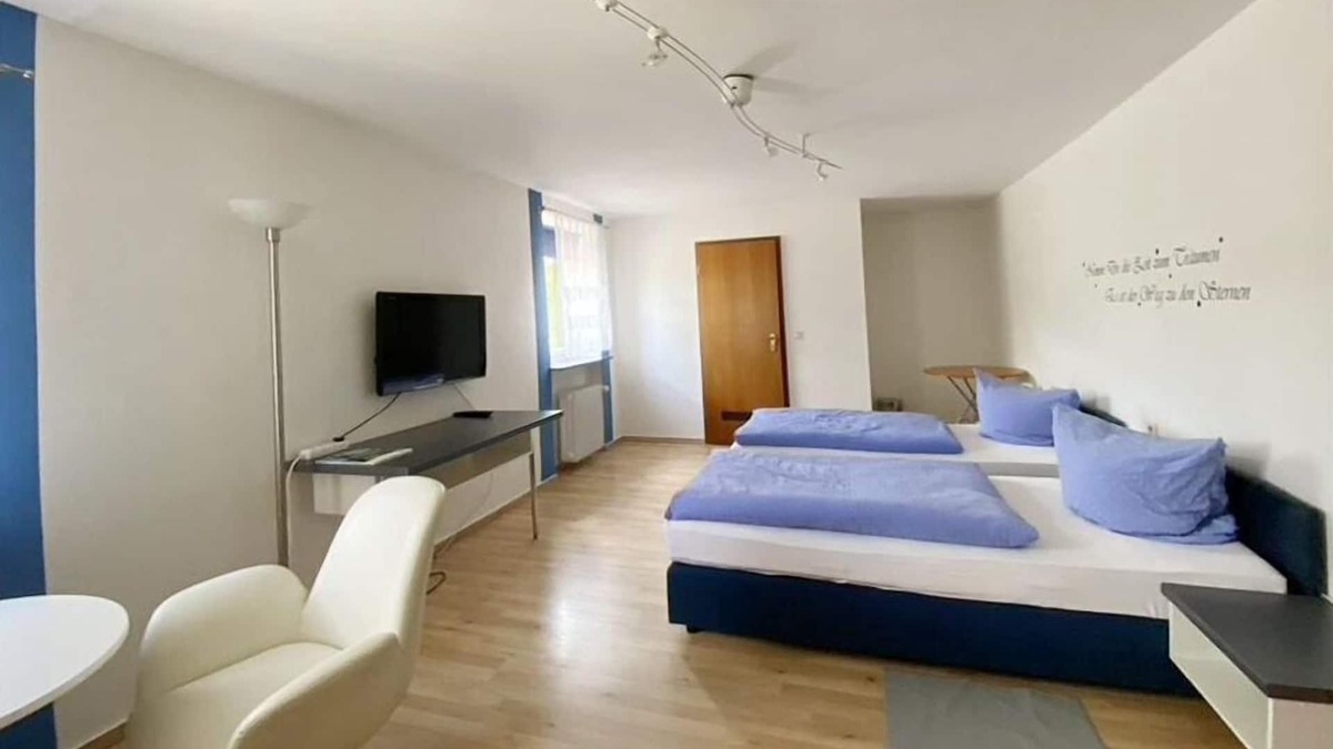 Waldbreitbach House | Double room (room no. 2) - Nassen's Mühle - Restaurant & Pension