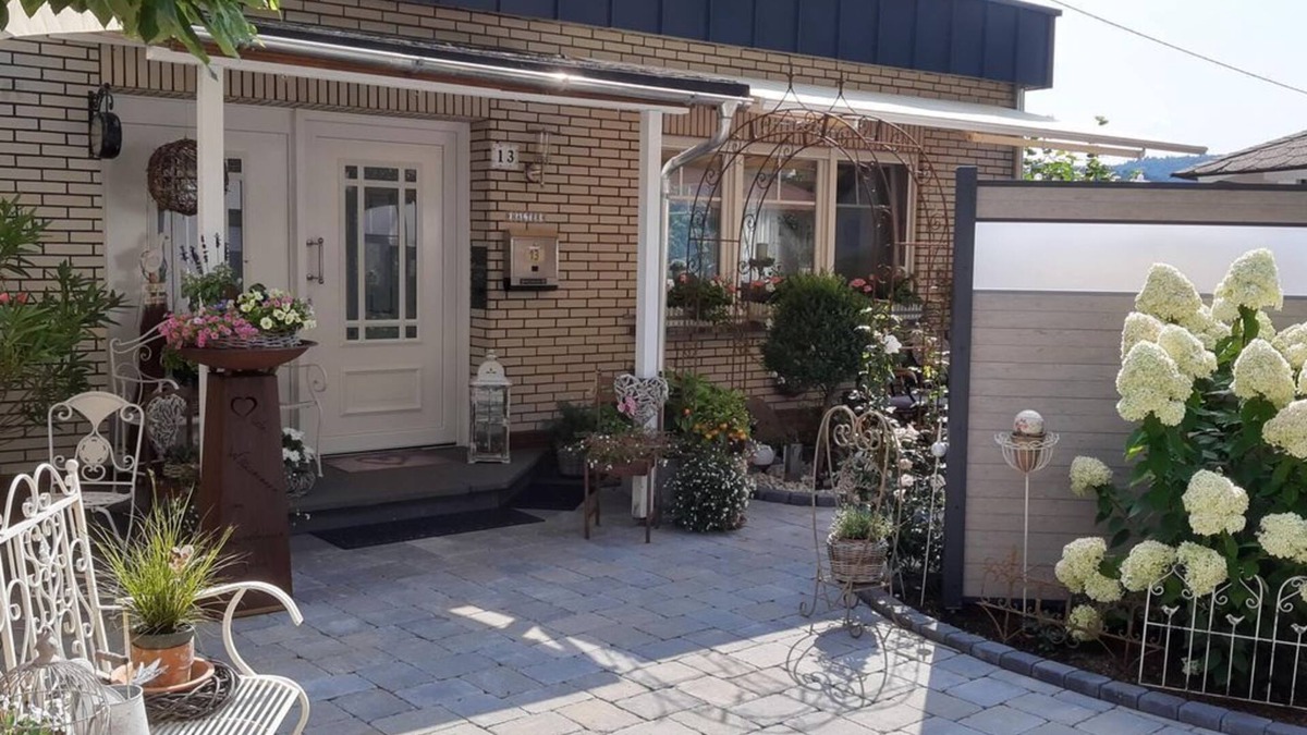 Kobern-Gondorf Bed & Breakfast | Double room shower/WC - Landhaus Julia