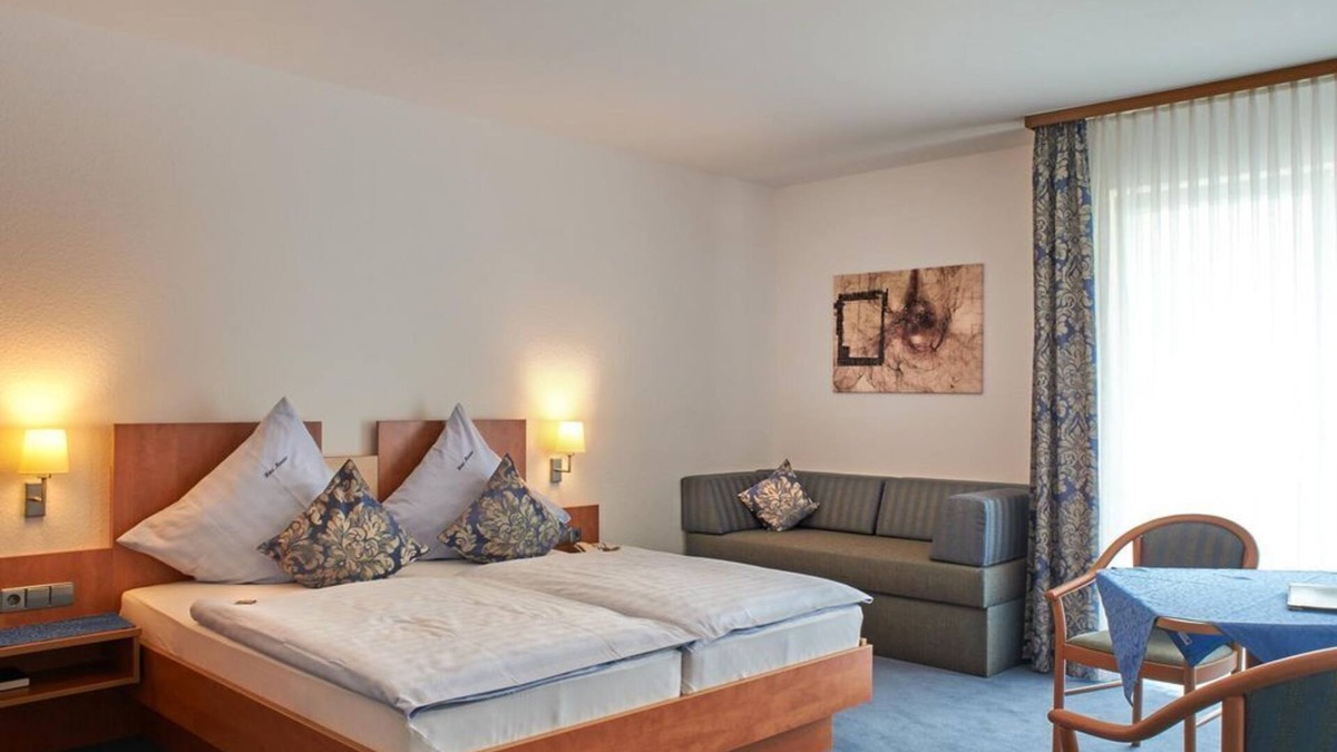 Emmelshausen House | Double room shower/WC - Münster