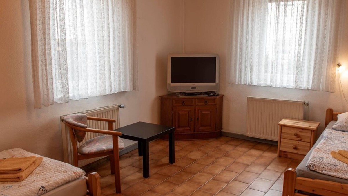 Mainz-Bingen House | Double room, shower on the floor, WC - Ferienhaus Boos