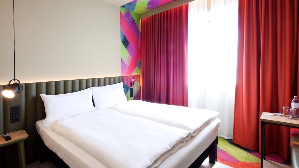 Parndorf House | Double room, shower, toilet - ibis Styles Parndorf Neusiedler See