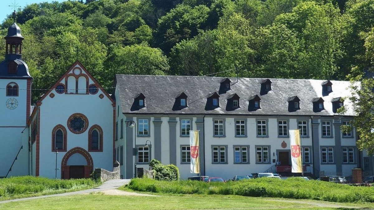 Bendorf Bed & Breakfast | Double room, shower, toilet, 1 bed room - Gästehaus der Abtei Sayn