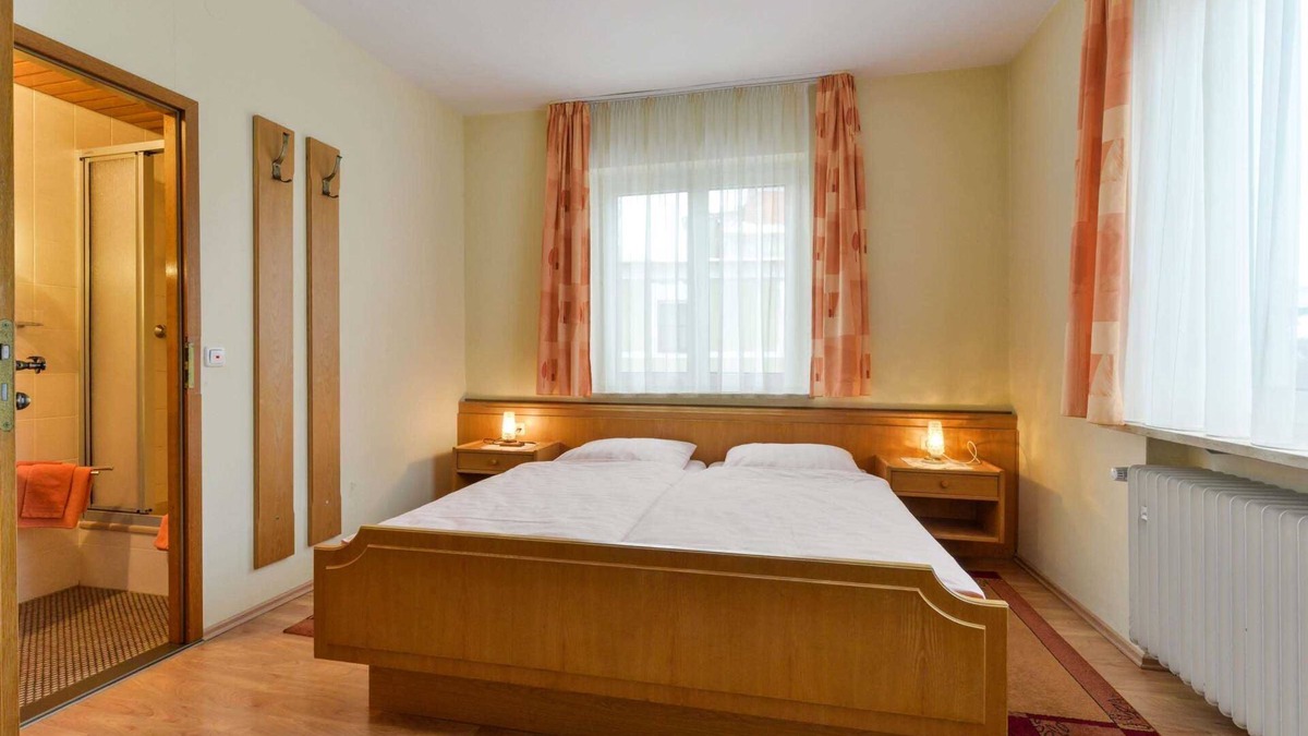 Starnberg House | Double room shower/WC - Gasthof Zur Sonne