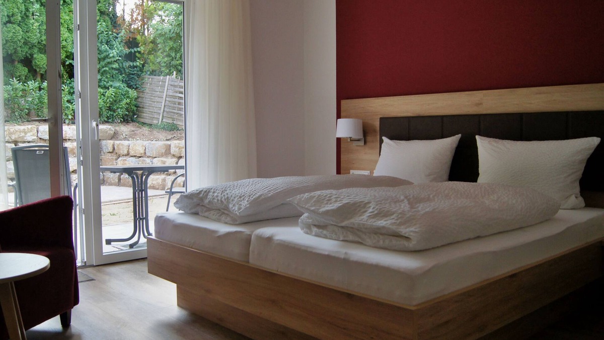 Obersulm Apartment | Double room spring - Winzerhof am Schlierbach
