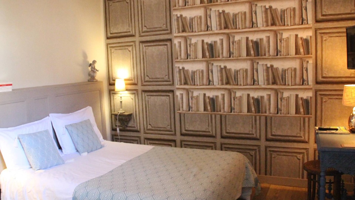 Saintes Bed & Breakfast | Double room-Standard-Wet room-Terrace-1er étage