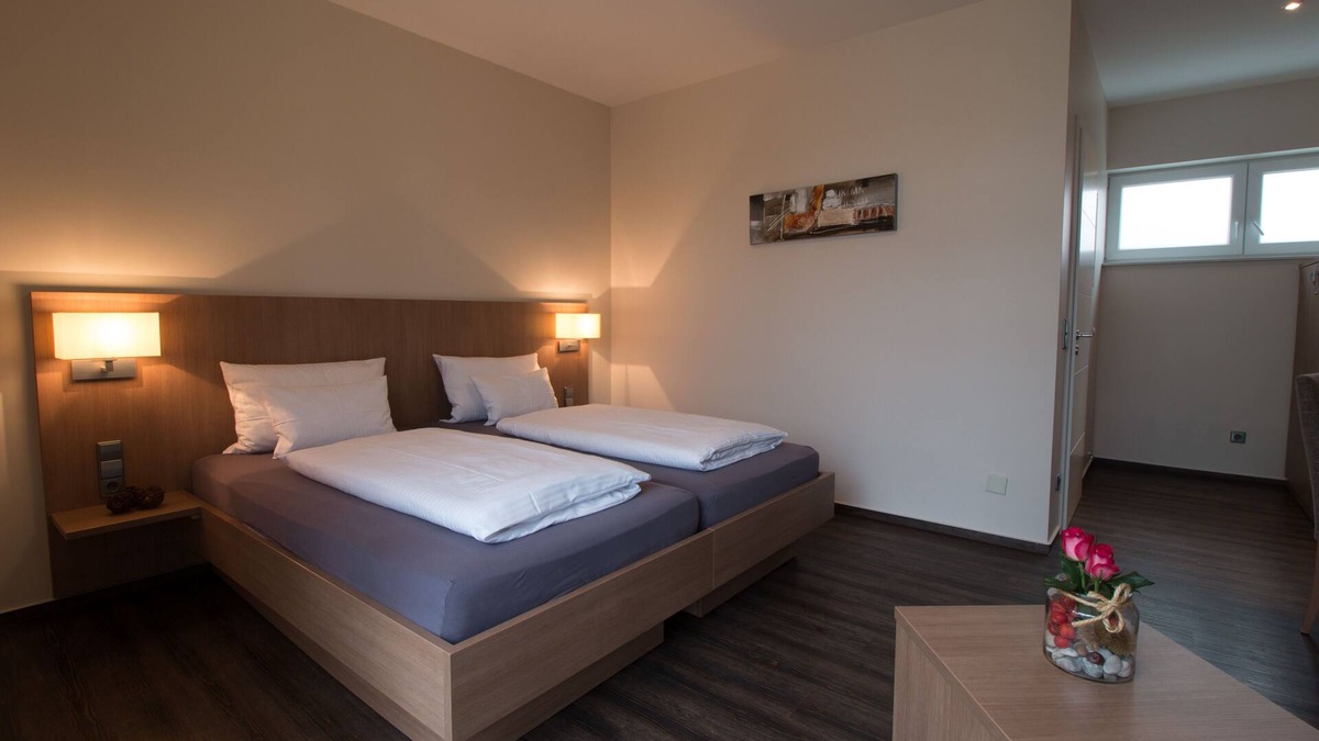 Sontheim Apartment | Double room terrace comfort - Gästehaus Bauer with winery