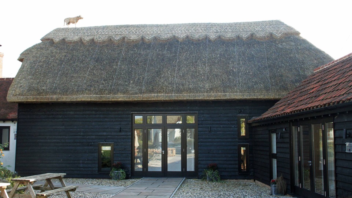 Chrishall House | Double Room @The Red Cow 15 Mins to Duxford Museum