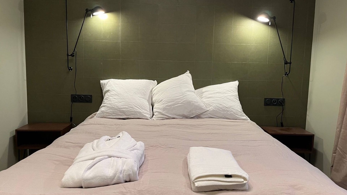 Villers-Cotterets Apartment | Double room with bathroom