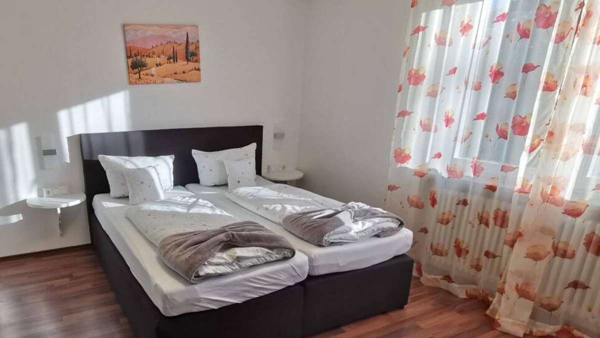 Bad Wurzach House | Double room with bathtub - Gesundheitshotel Rössle