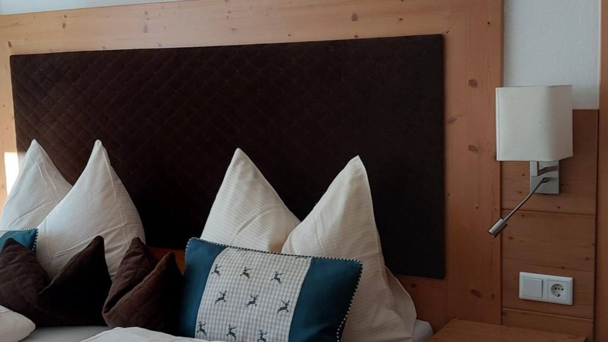 Faistenau Apartment | Double room with balcony and lake view - Haus Hirschpoint