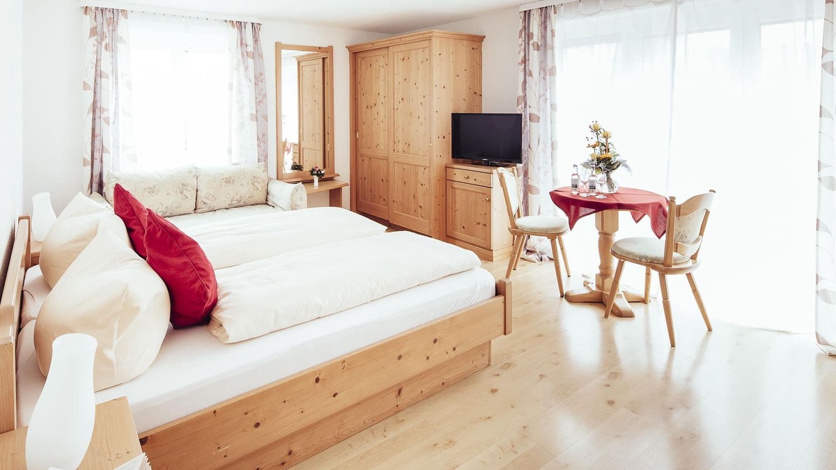 Sonthofen House | Double room with balcony - Kaisers - The small city hotel