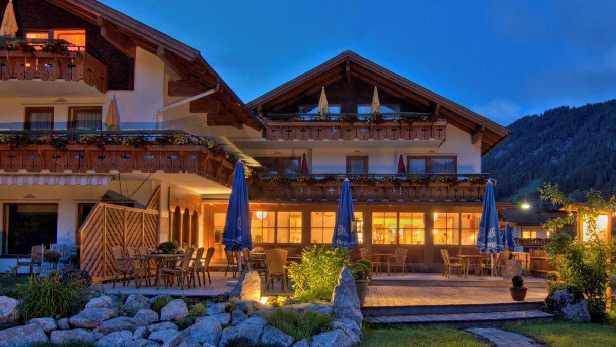 Unterjoch Cottage | Double room (with balcony) - Hotel Anneliese