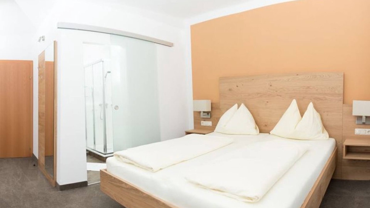 Tiefgraben Bed & Breakfast | Double room with extra bed - Pension Irlingerhof *